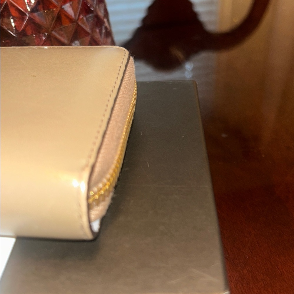 ❌Sold❌🥳Gucci Light Brown Leather Zip Wallet - Picture 6 of 7
